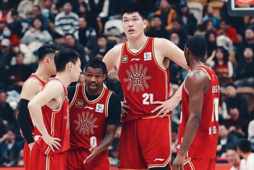 CBA官宣新赛季分组情况，山西男篮24分大胜，广东男篮伤大将！