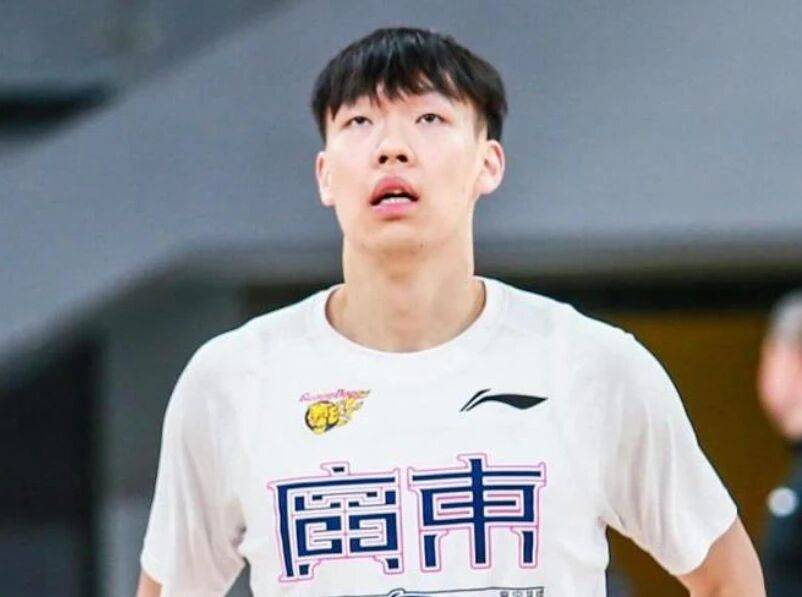 CBA官宣新赛季分组情况，山西男篮24分大胜，广东男篮伤大将！